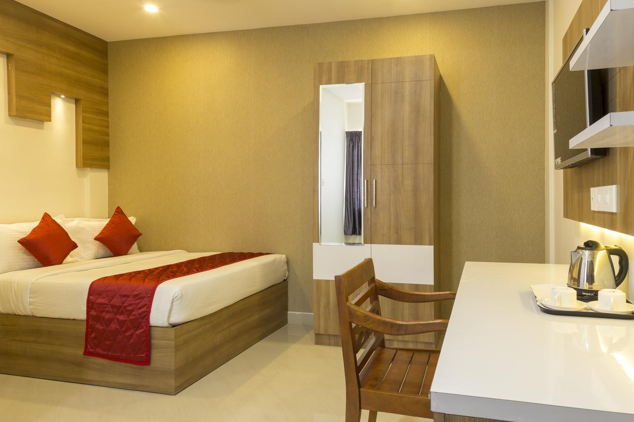 Hostess Thekkady Hotel Exterior photo